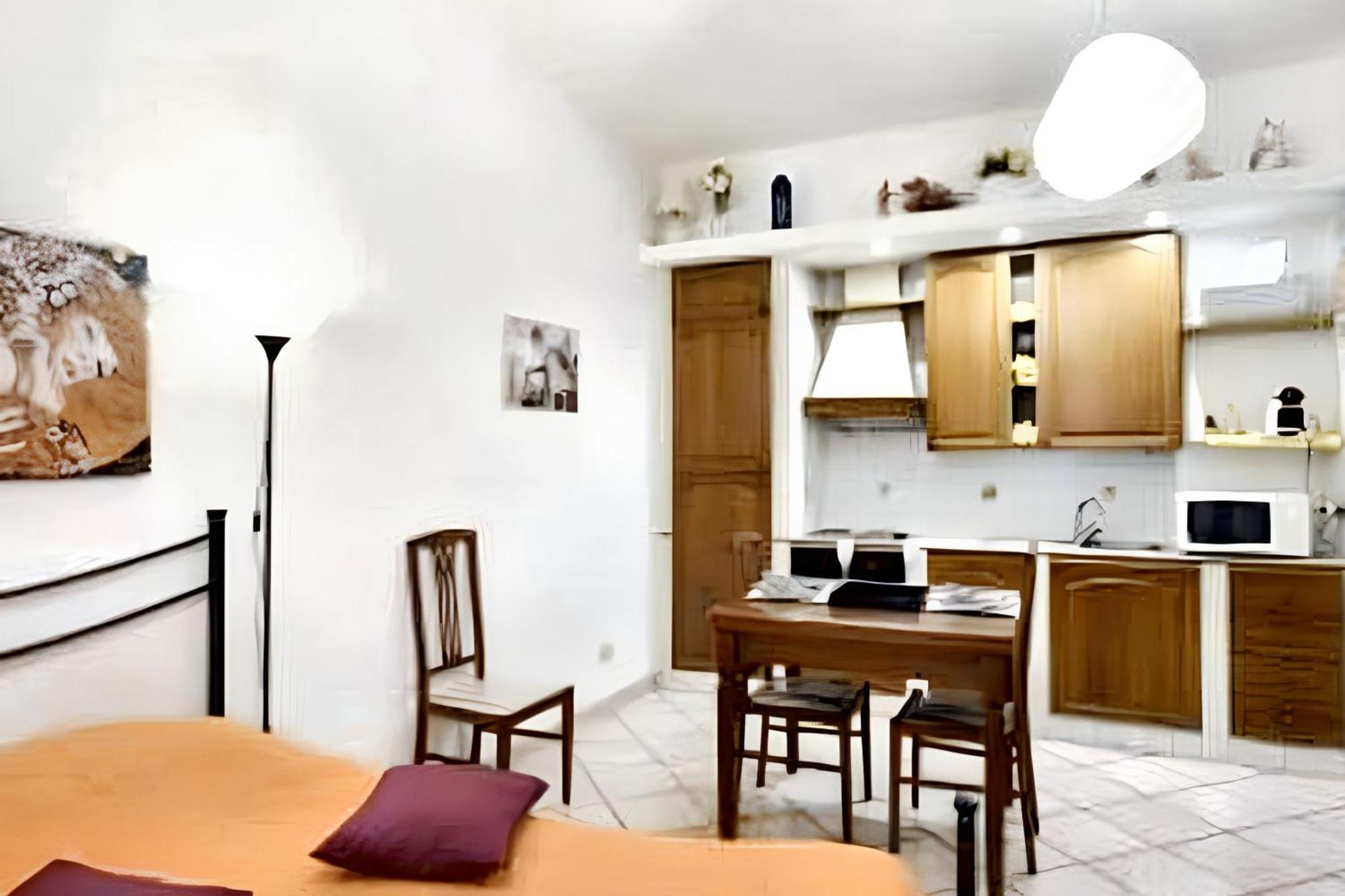 Elegant In Near Historic Centre 402 M² Parking Included Apartment *
