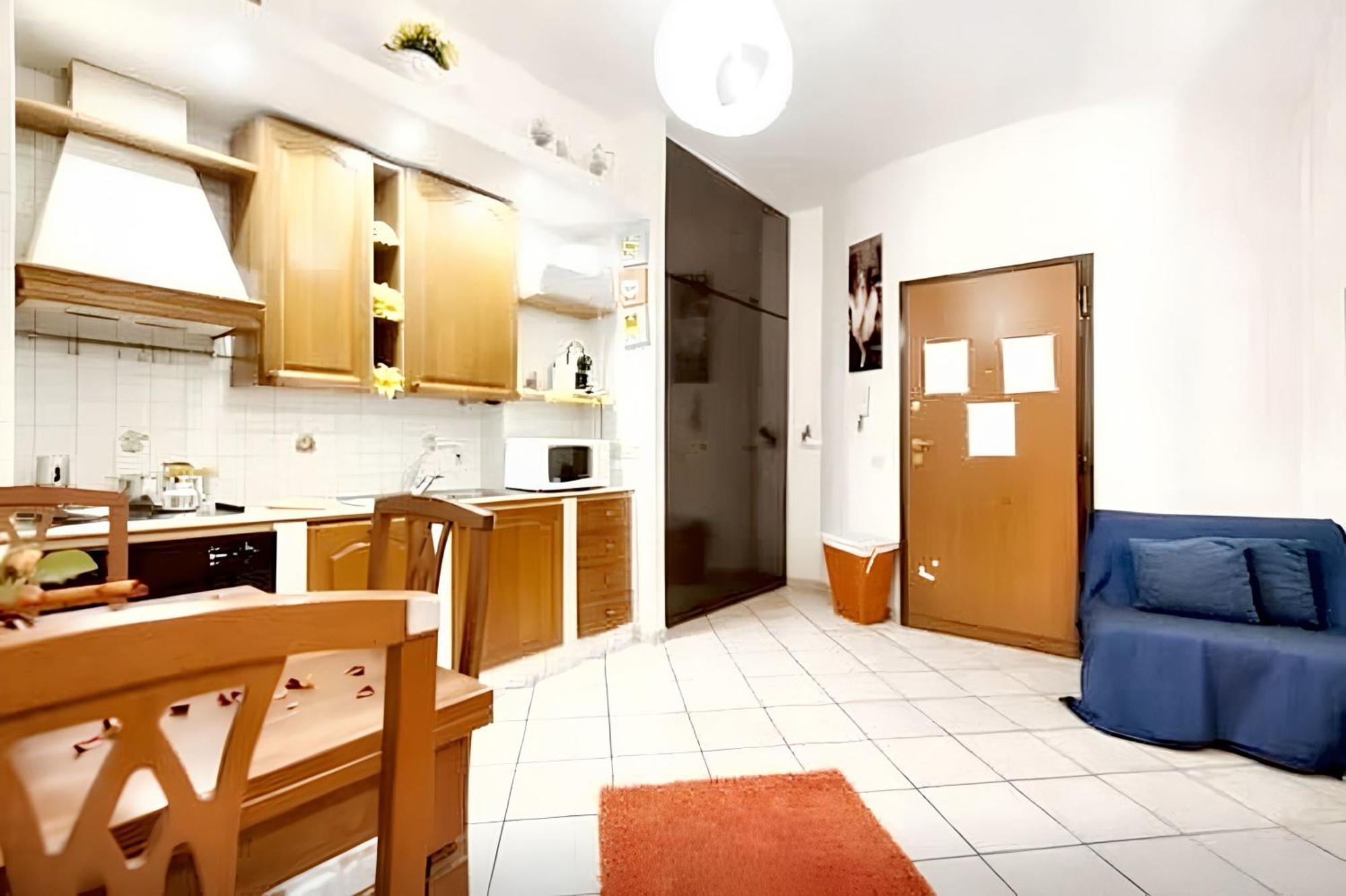 Elegant In Near Historic Centre 402 M² Parking Included Apartment Rom