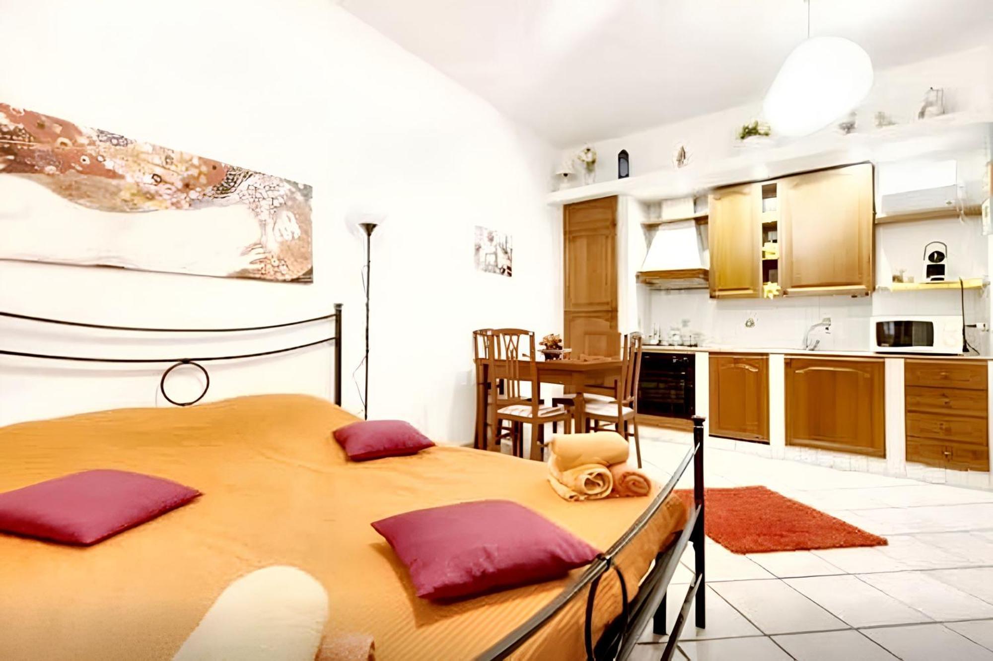 Elegant In Near Historic Centre 402 M² Parking Included Rom